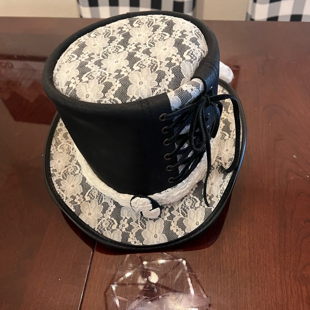 Chic Lace-Trimmed Black and White Top Hat